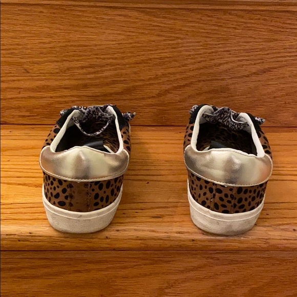 Steve Madden Sneakers - Picture 2 of 4